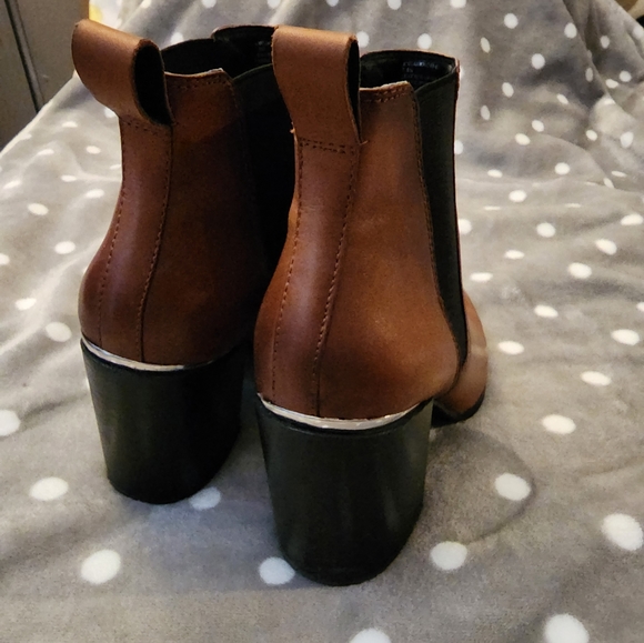 COPY - Steve madden boots - Picture 2 of 6